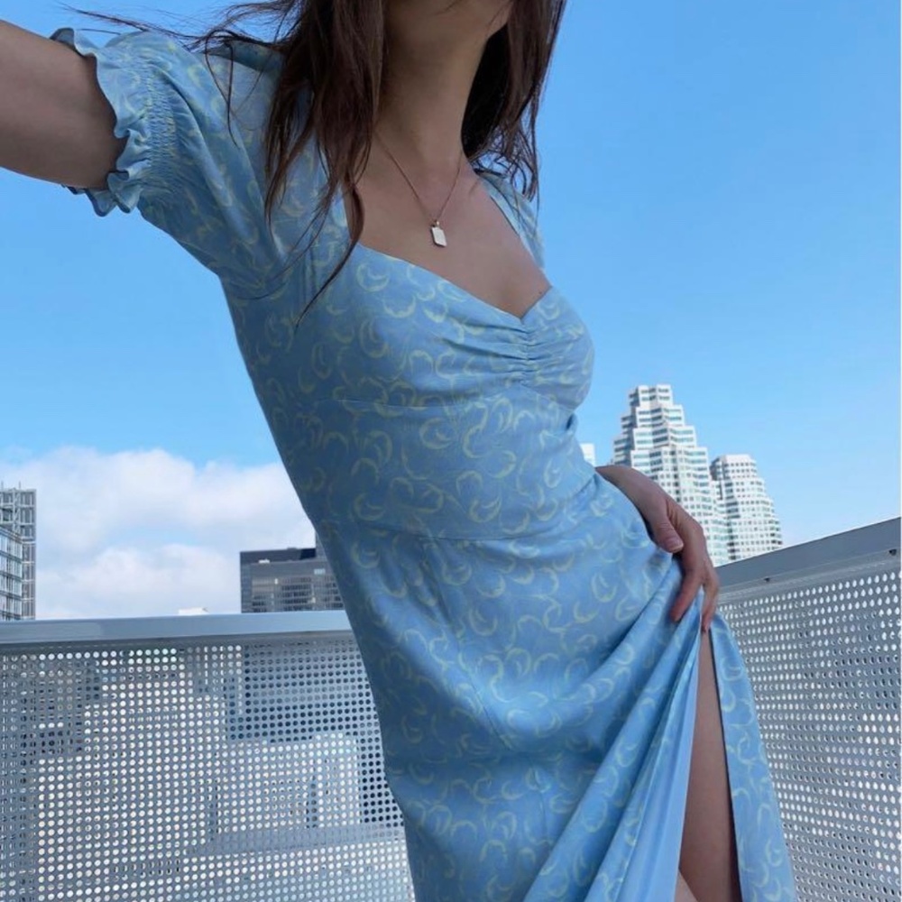 Aritzia Tome Midi Dress ! OMG! Beautiful beyond words Like new ♥️